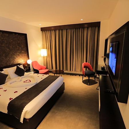 Saugandhika West Gate Hotel Wayanad Ngoại thất bức ảnh
