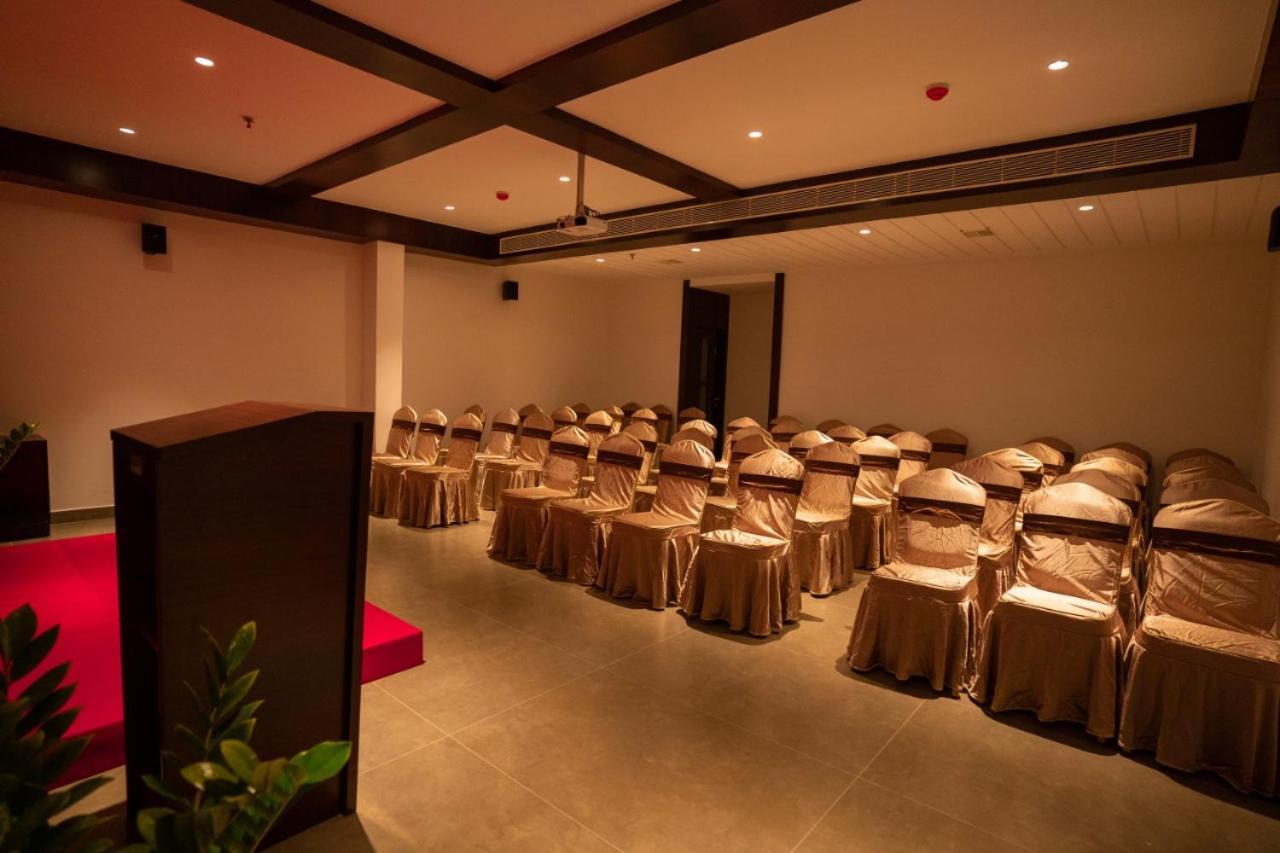Saugandhika West Gate Hotel Wayanad Ngoại thất bức ảnh