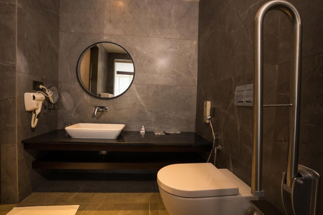 Saugandhika West Gate Hotel Wayanad Ngoại thất bức ảnh