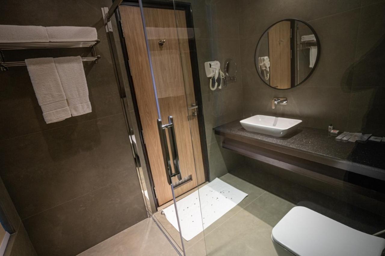 Saugandhika West Gate Hotel Wayanad Ngoại thất bức ảnh