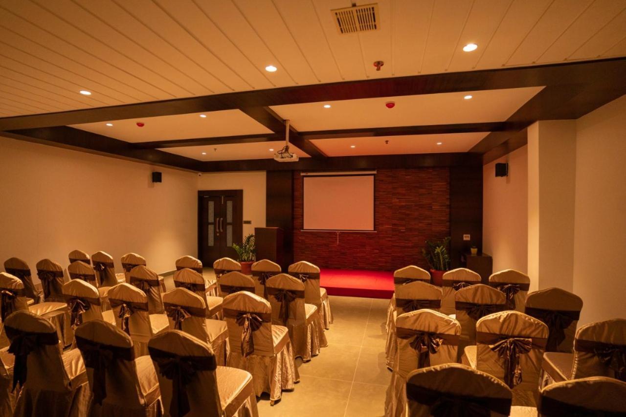 Saugandhika West Gate Hotel Wayanad Ngoại thất bức ảnh