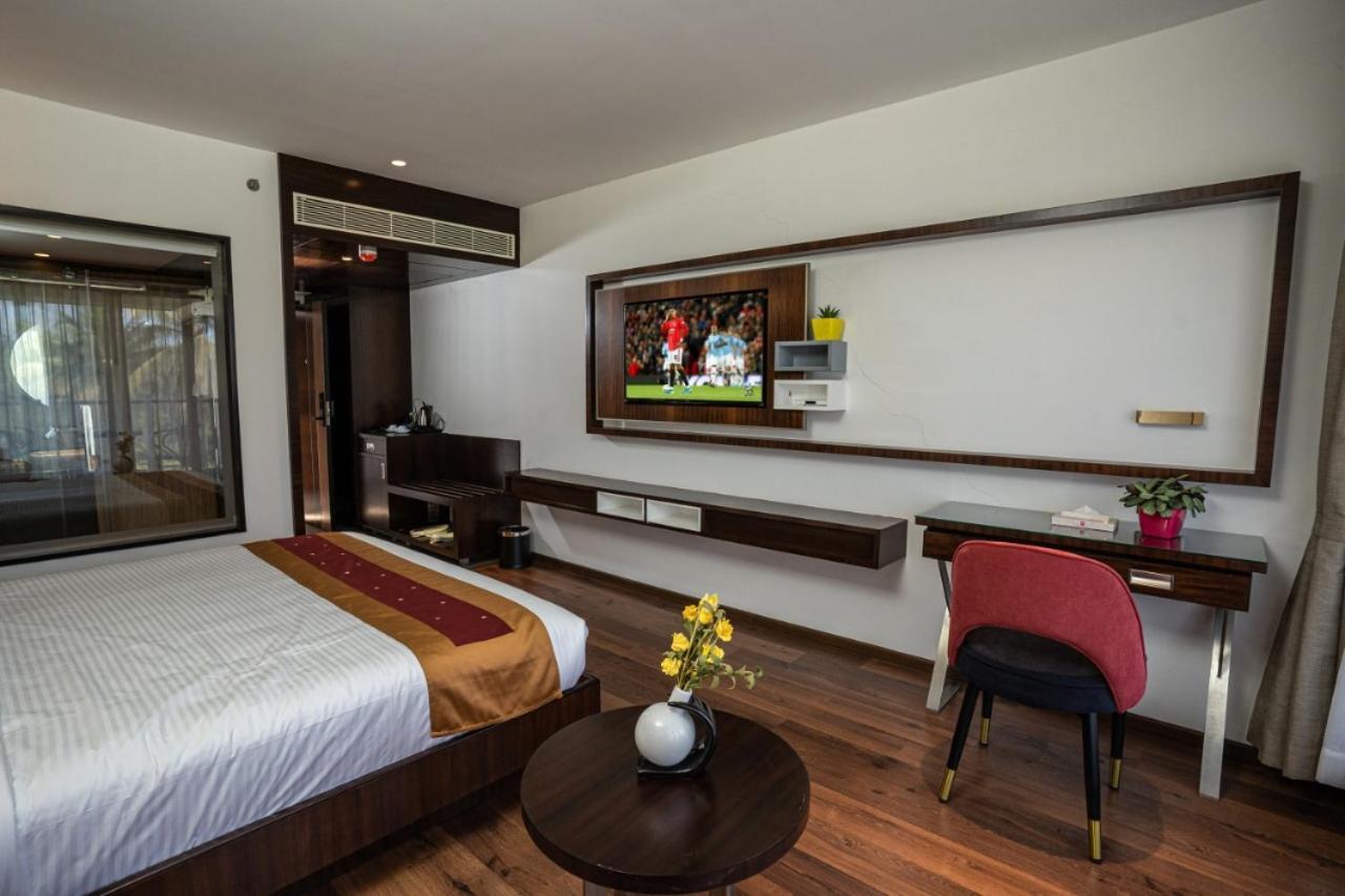 Saugandhika West Gate Hotel Wayanad Ngoại thất bức ảnh