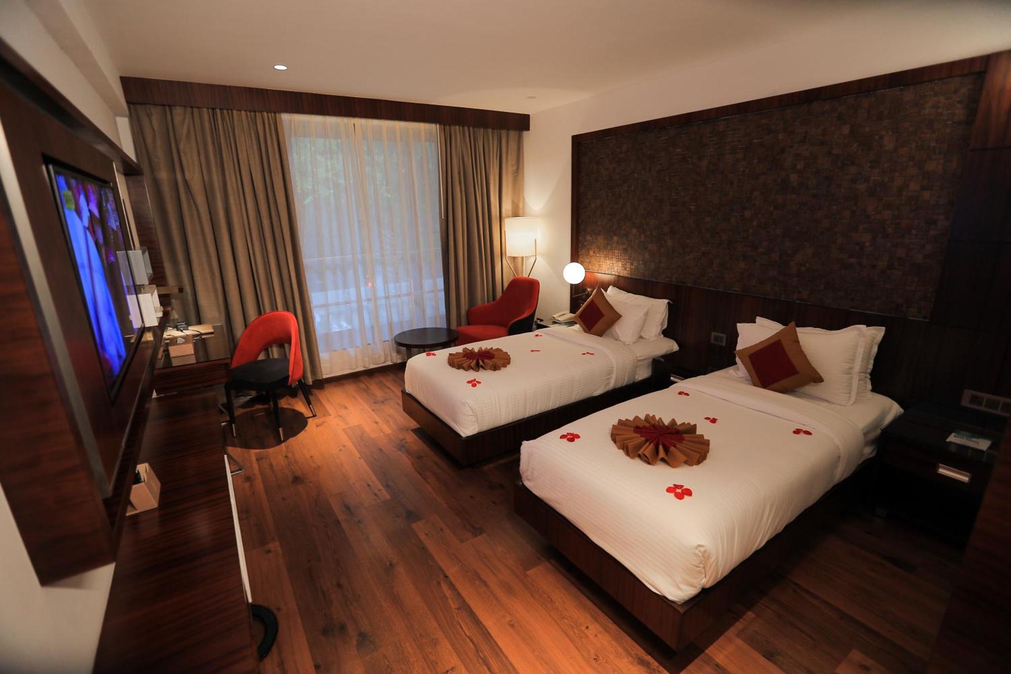 Saugandhika West Gate Hotel Wayanad Ngoại thất bức ảnh