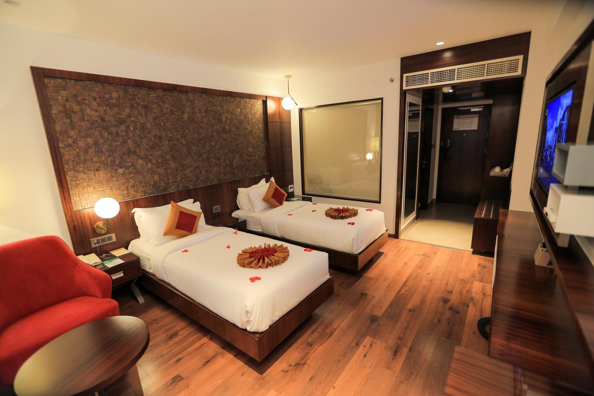 Saugandhika West Gate Hotel Wayanad Ngoại thất bức ảnh