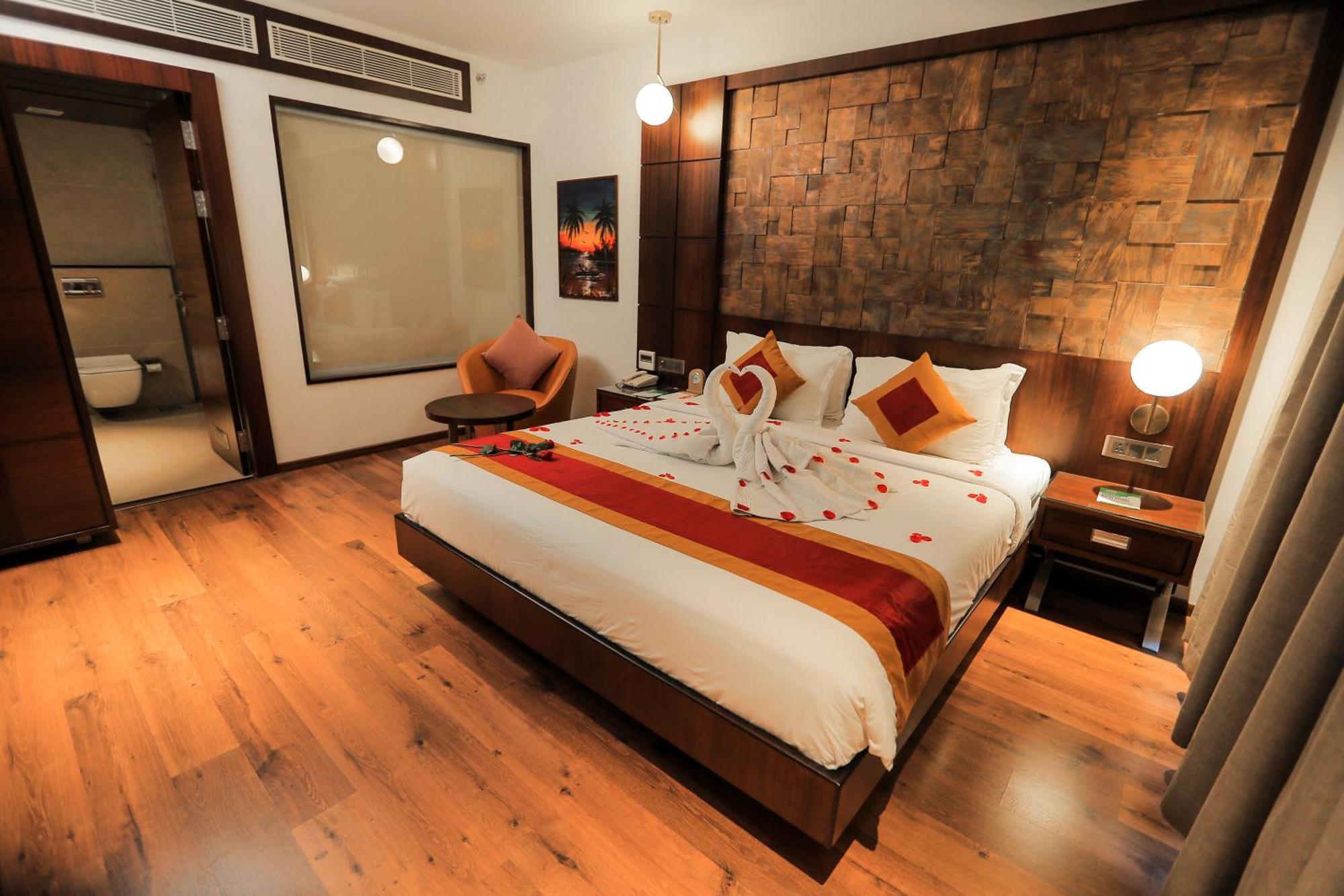Saugandhika West Gate Hotel Wayanad Ngoại thất bức ảnh
